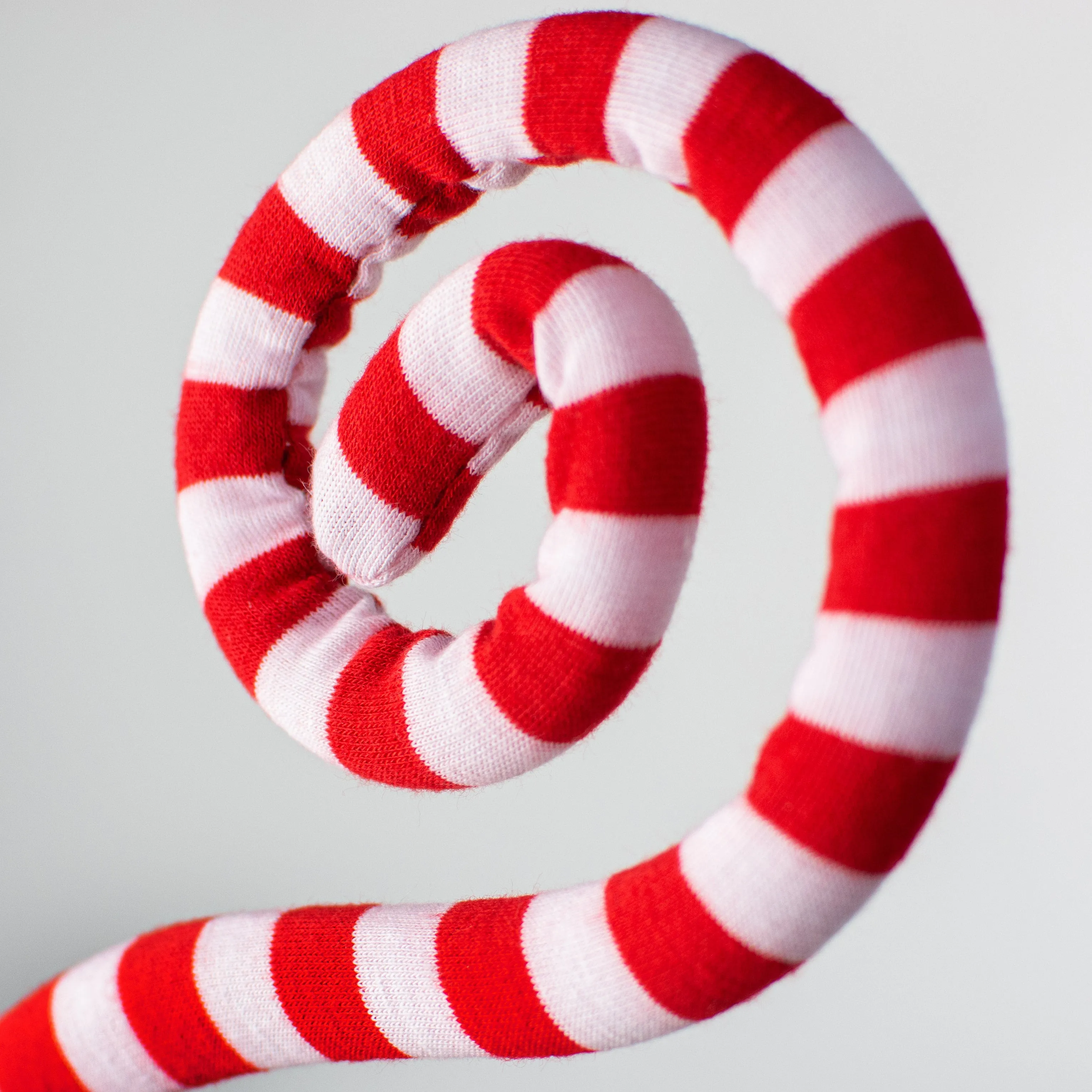 30" Knit Fabric Peppermint Spiral Curly Spray: Red & White