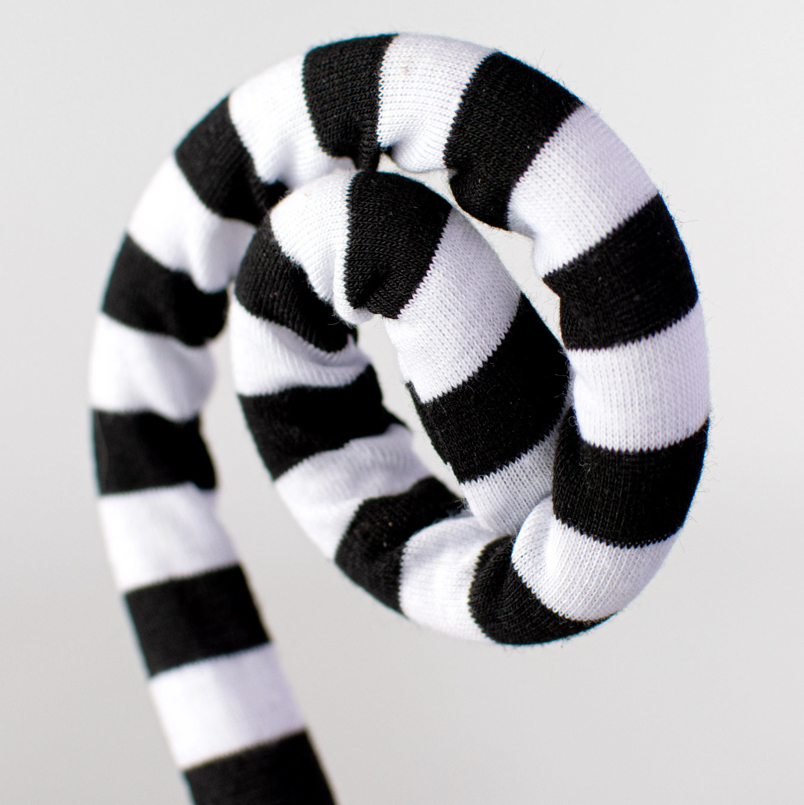 30" Knit Fabric Stripe Spiral Curly Spray: Black & White