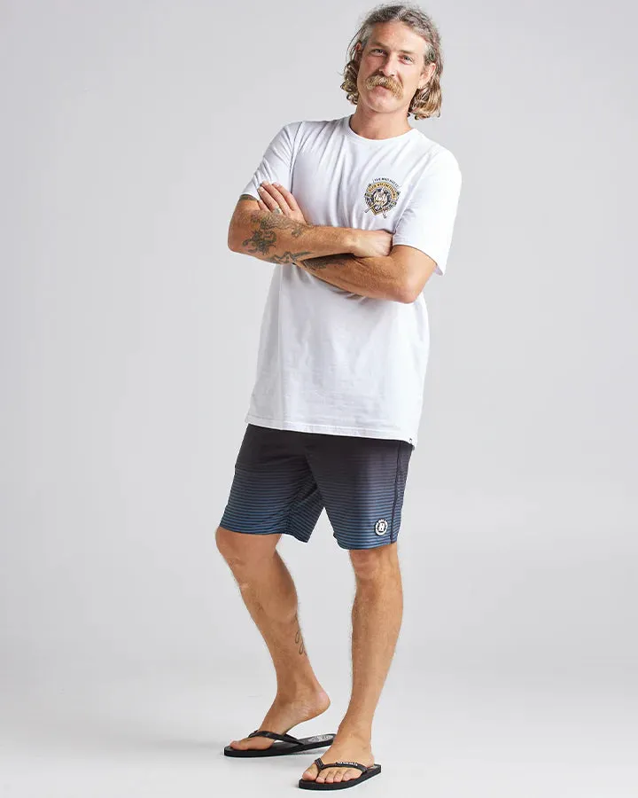 The Mad Hueys Foaming Shark Boardshort 19"