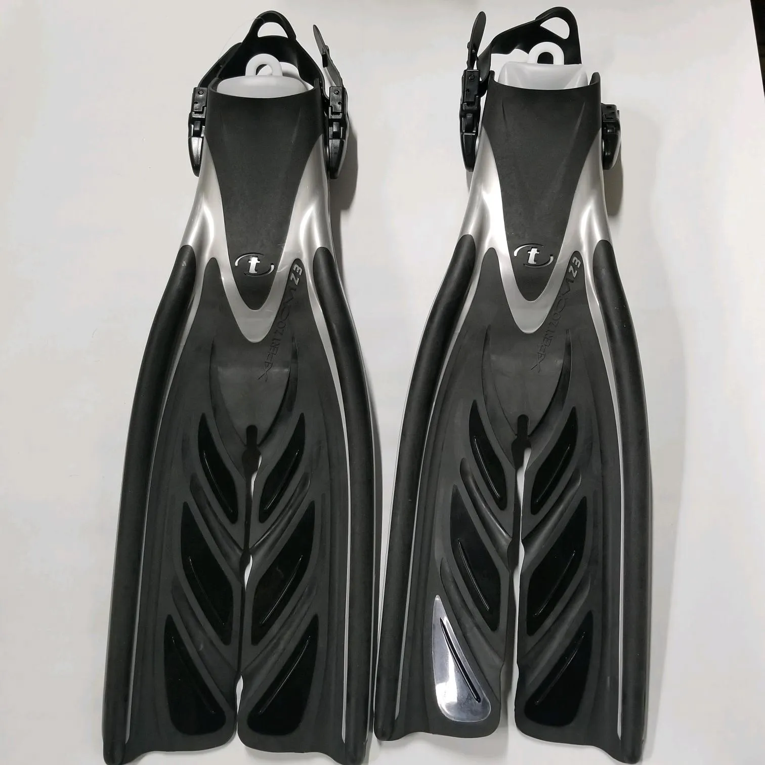 Used Tusa SF-15 X-Pert Zoom Z3 Fins-Black-LGXLG